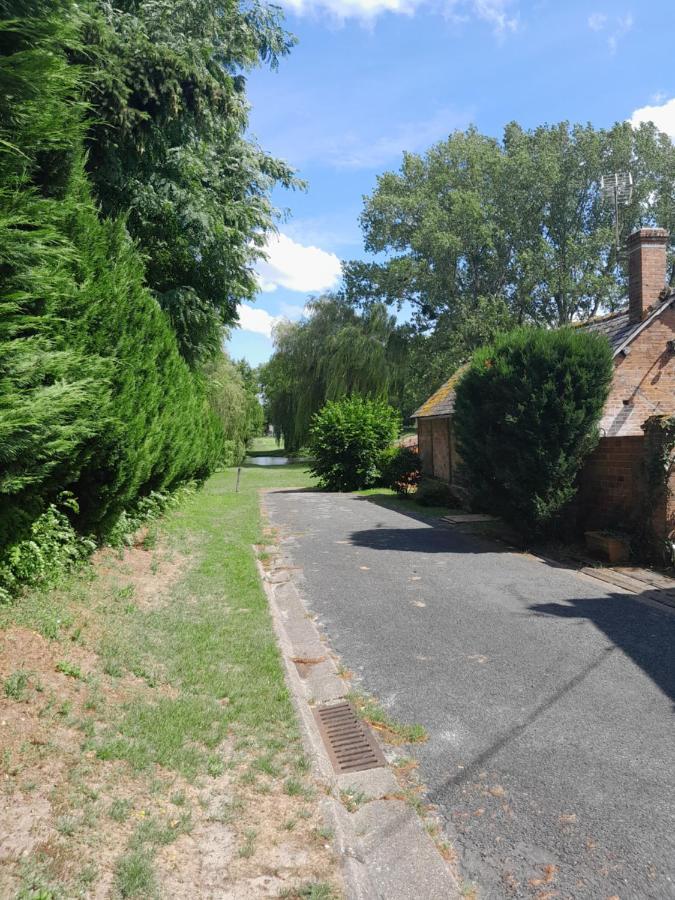 Вилла Chez Santia Brinon-sur-Sauldre Экстерьер фото